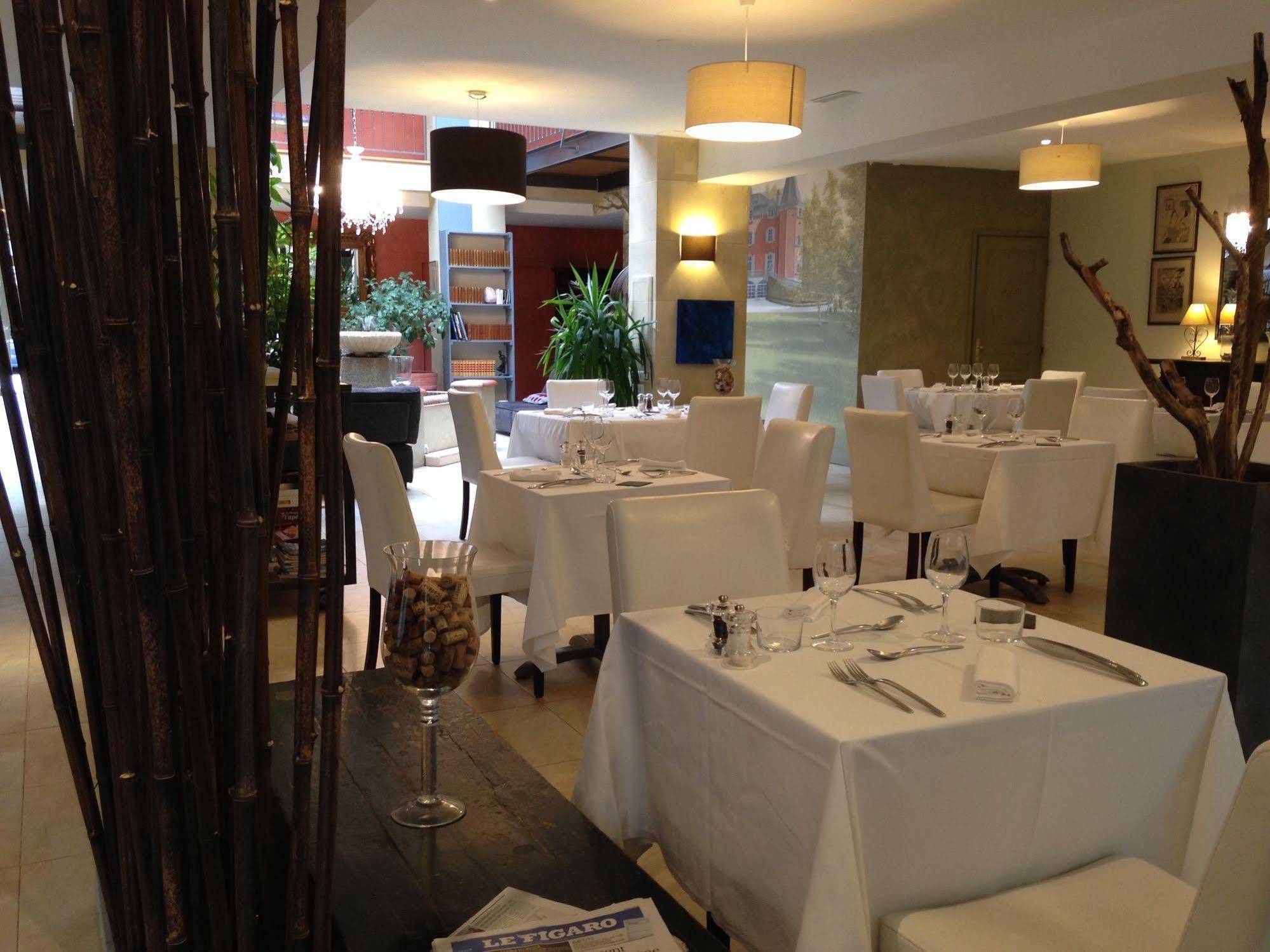 Le Pavillon Du Chateau, Hotel & Spa Ревель Екстер'єр фото